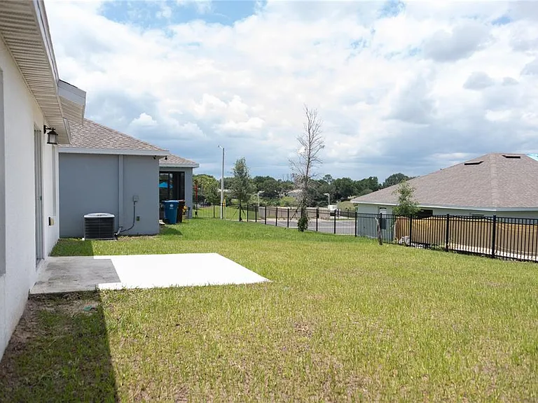 707 Staffora St — Photo 30