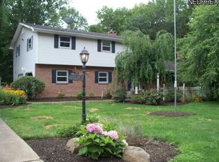 1328 Parkside Dr, Alliance, OH 44601