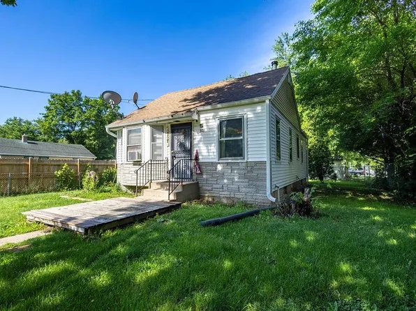 301 Vincent Ave, Rockford, IL 61102