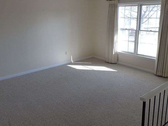 3rd image of 3885 Kentland Dr SW