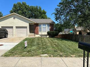 9815 View High Dr, Kansas City, MO 64134