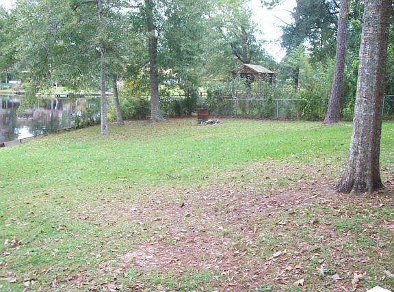 5th image of 810 E Lakeshore Dr