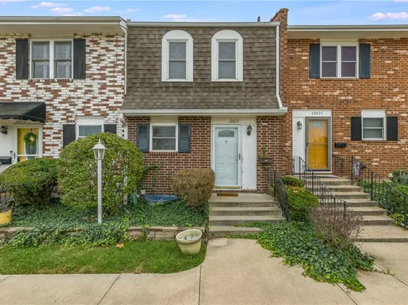 10219 W 96th Ter, Overland Park, KS 66212