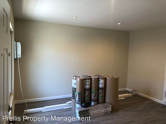 3rd image of 15203 Dickens St APT 7