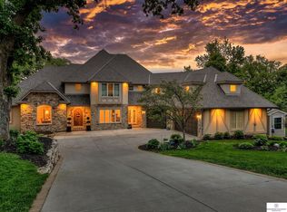 1006 Skyline Dr, Elkhorn, NE 68022