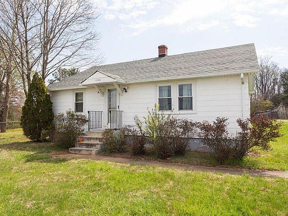 3rd image of 1342 Lowry St