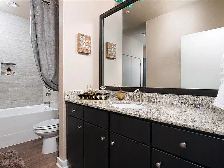 1900 Barton Springs Rd #4042 — Photo 4