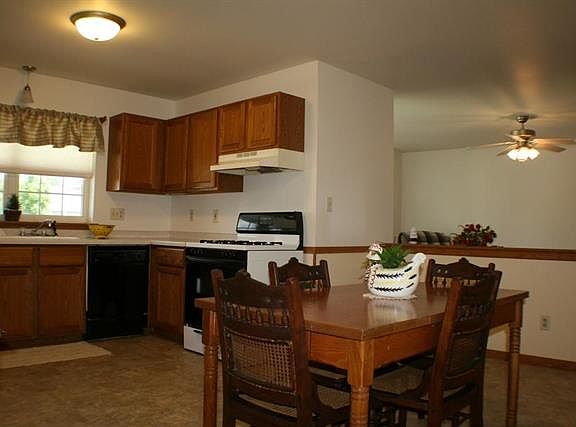 3rd image of 1433 Park Knoll Dr