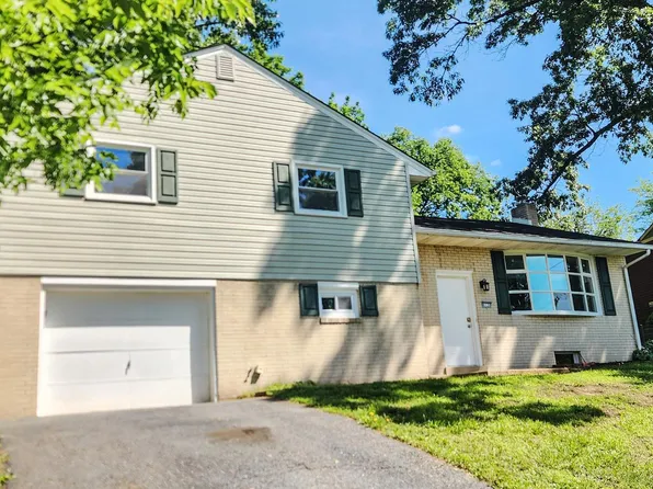 6130 Pine Knoll Dr, Harrisburg, PA 17111