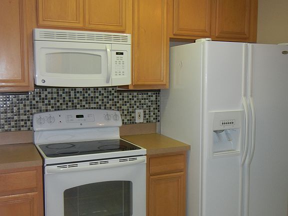 3rd image of 1242 Vineland Pl