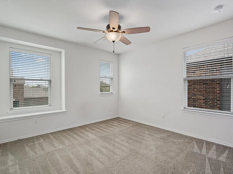 2950 E Old Settlers Blvd #37 — Photo 27