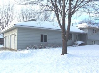 310 Shady Ridge Rd NW, Hutchinson, MN 55350