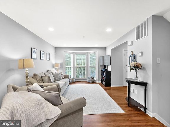 5th image of 2653 Cedar Elm Dr