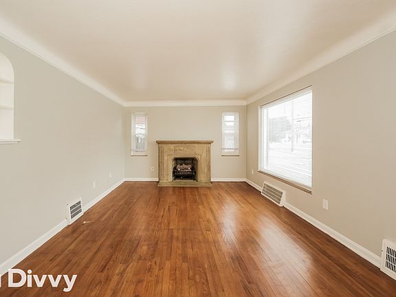 3rd image of 20831 Lake Shore Blvd