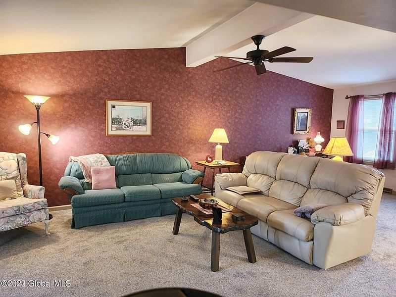 4th image of 26 Kimberly Ln