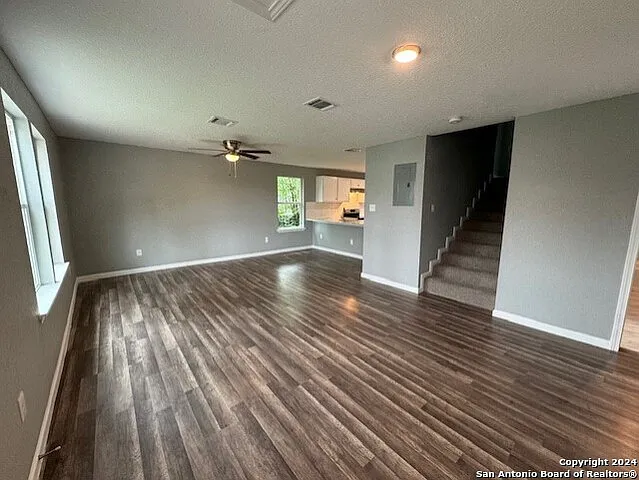 3 bed, 2.0 bath, 1676 sqft, $1,495 — Photo 4
