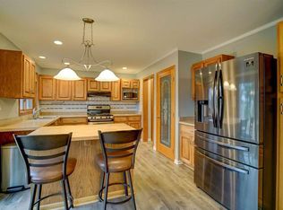 1380 Ravenoaks Trl, Oregon, WI 53575