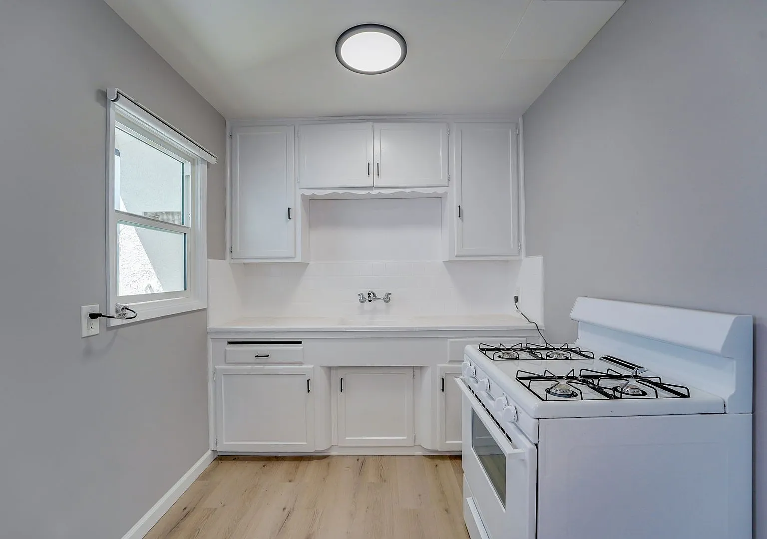 310 G St. — Photo 4
