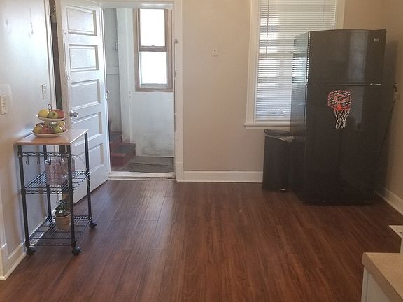 4th image of 3711 S Winchester Ave