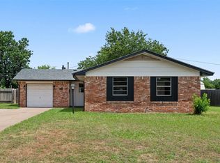 211 Vine St, Yukon, OK 73099