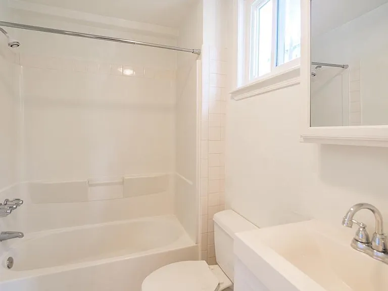 2304 Naudain St #D — Photo 10