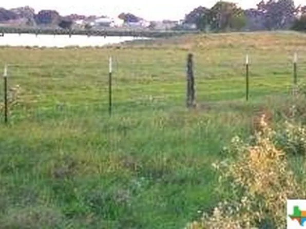 201 Adcock Ranch Rd, Victoria, TX 77904