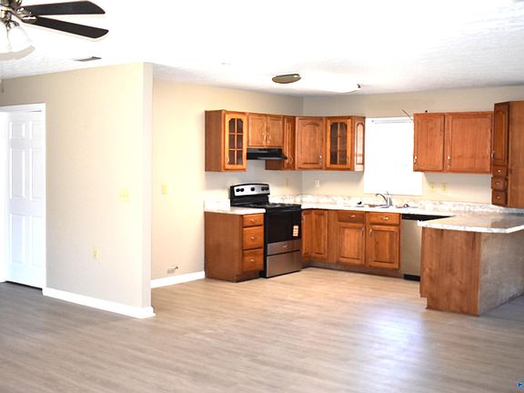 3rd image of 286 Lee Dr