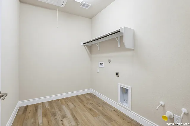 3034 Daplyn Park — Photo 10