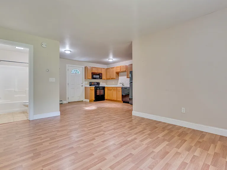 175 & 177 Maine St #177 — Photo 2
