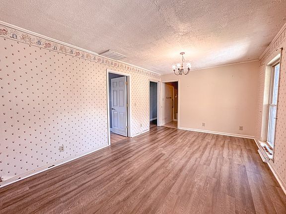 4th image of 740 Lightfoot Ln