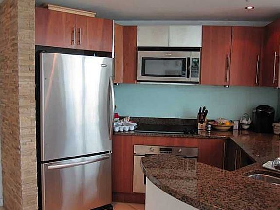 5th image of 300 S Biscayne Blvd APT 814