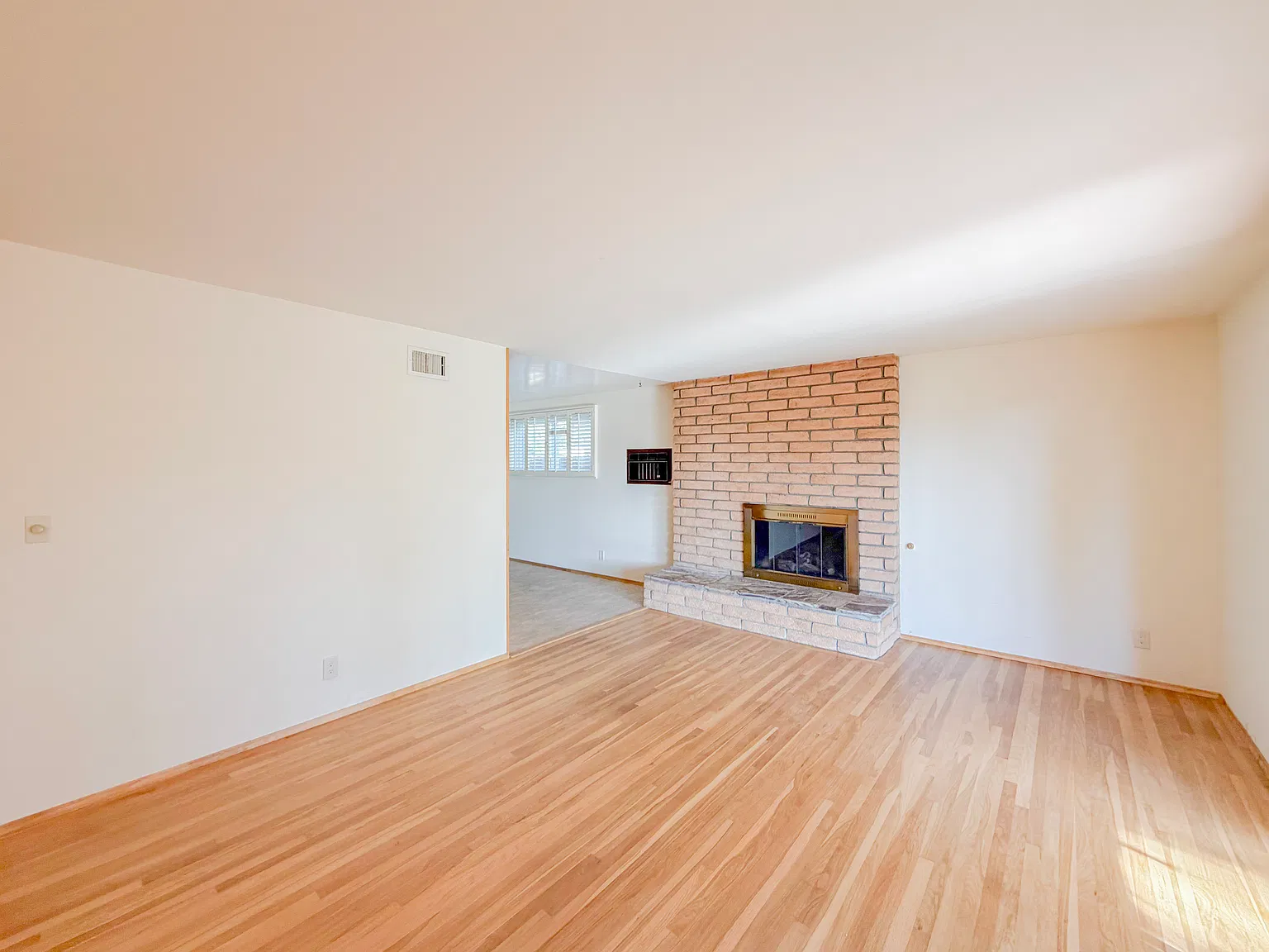4 bed, 1798 sqft, $4,860 — Photo 3