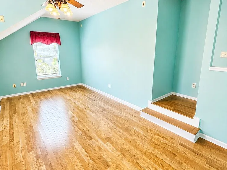 1525 Clarendon Way — Photo 16