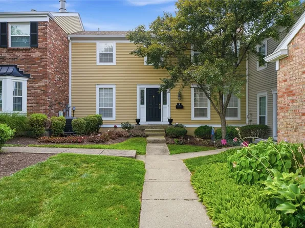 3 S Applewood Ct, Fairfield, OH 45014