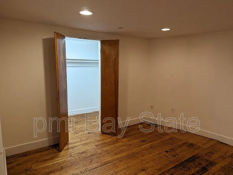 1 Westinghouse Plz #C301 — Photo 8
