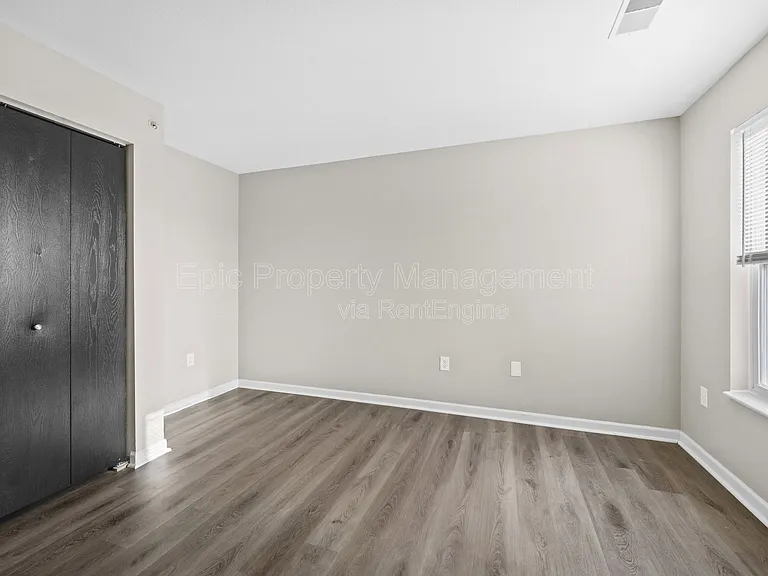 9010 Charlotte Ct — Photo 9