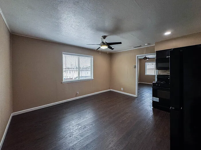 1 bed, 1.0 bath, 750 sqft, $895 — Photo 3