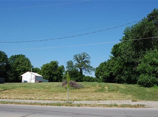 2200 Maple Ave, Leavenworth, KS 66048