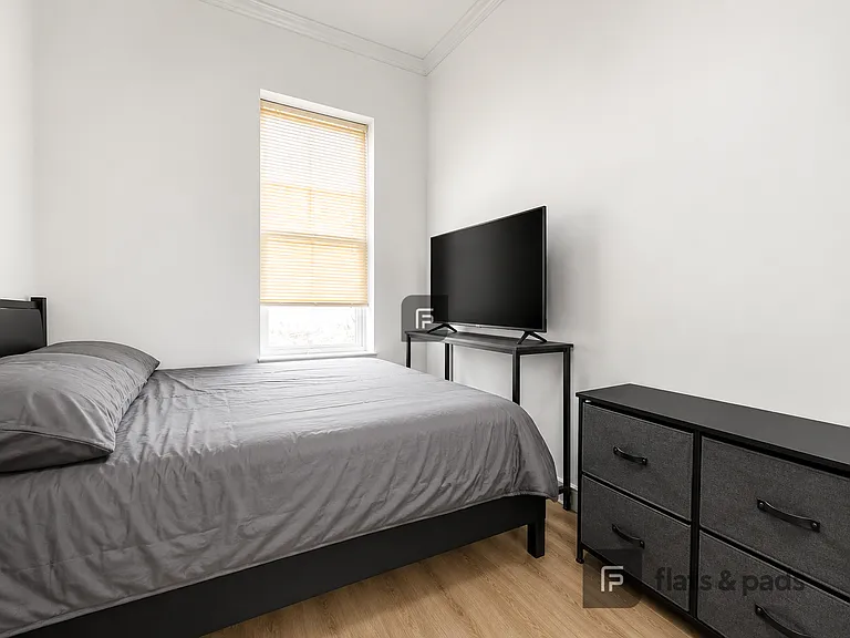 629 45th St #2A — Photo 7