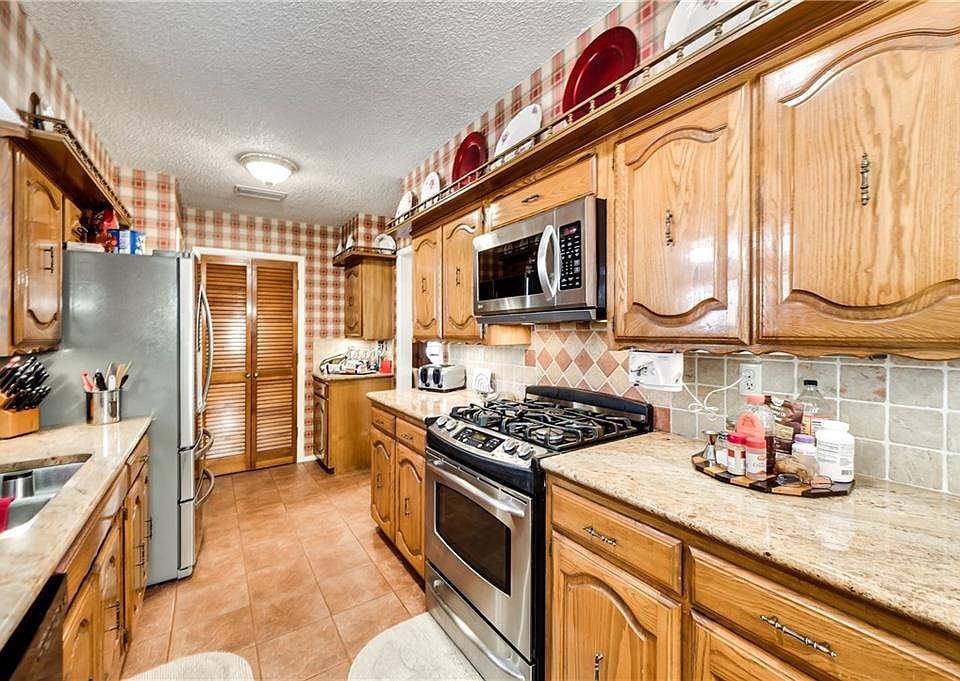 1st image of 1501 Monterrey Dr