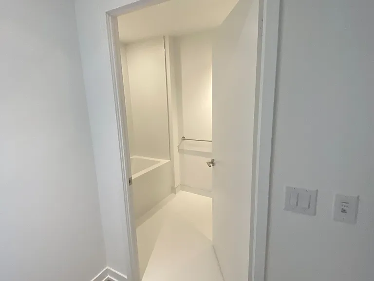 20 Edward St #1713 — Photo 7