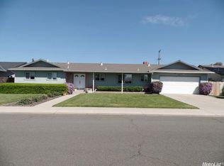 1813 Fairington Ln, Modesto, CA 95355