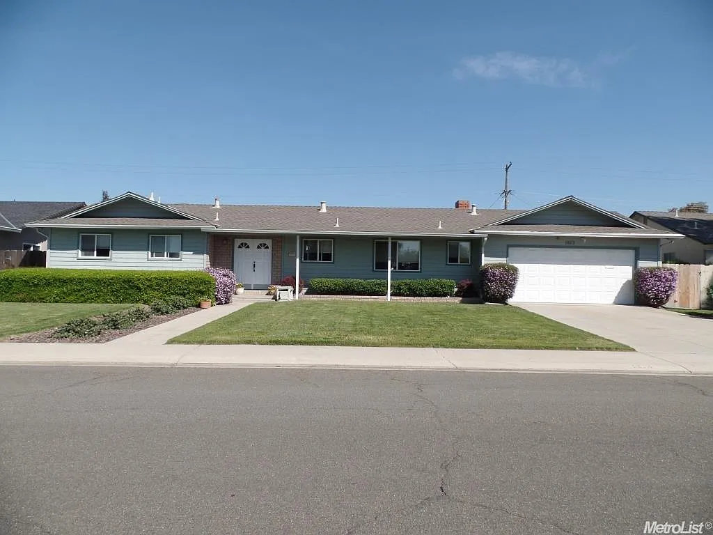 1813 Fairington Ln photo 1