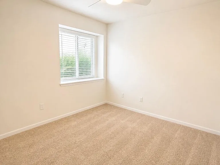 202 Mossberg Ln — Photo 14