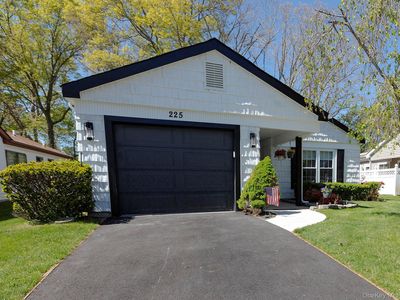 225 Kingston Drive, Ridge, NY, 11961