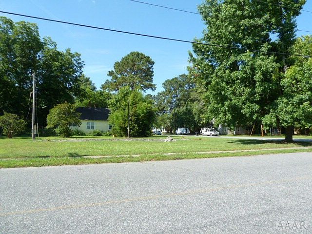 2nd image of 109 W Broad St