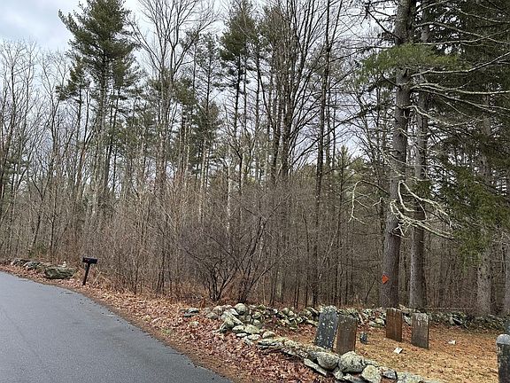 3rd image of 69 Lyon Rd