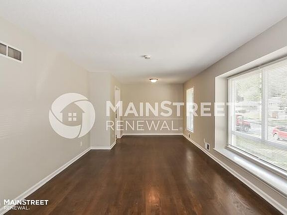 4th image of 10411 Wallace Ave