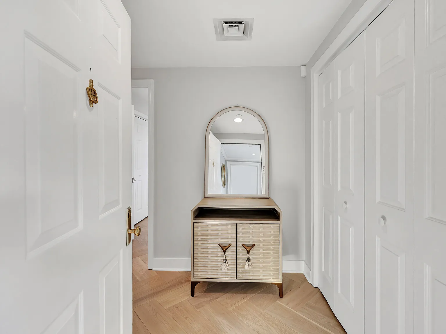 2 bed, 1455 sqft, $8,000 — Photo 3