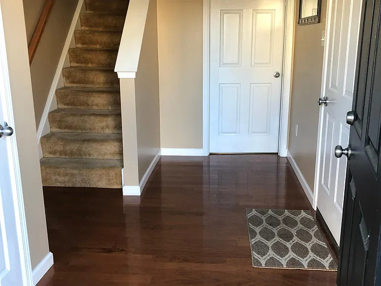 129 Cambridge Ln — Photo 3